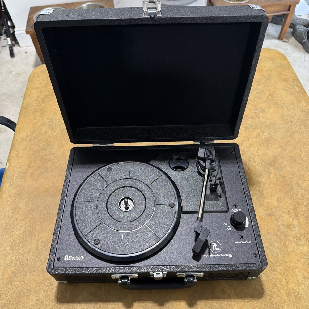 Innovative Technology ITVS-550BT Turntable Record Player Black Bluetooth